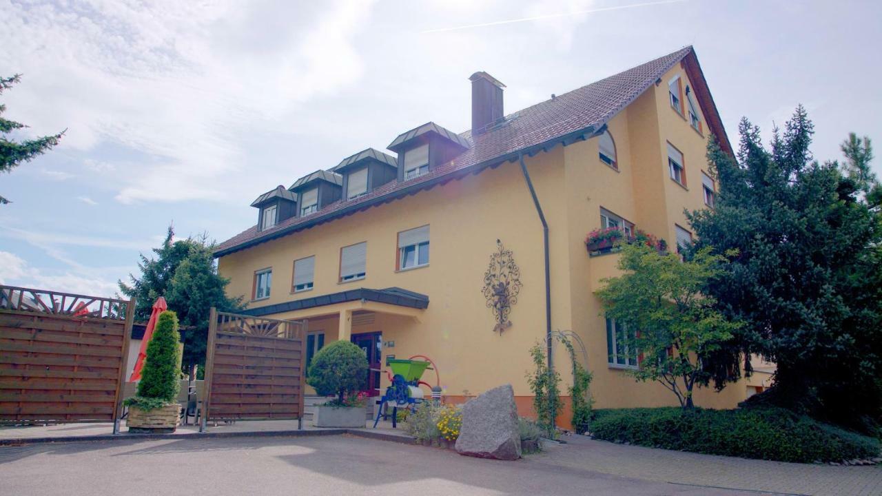 Hotel-Restaurant Und Gastehaus Lowen Süßen Exterior foto